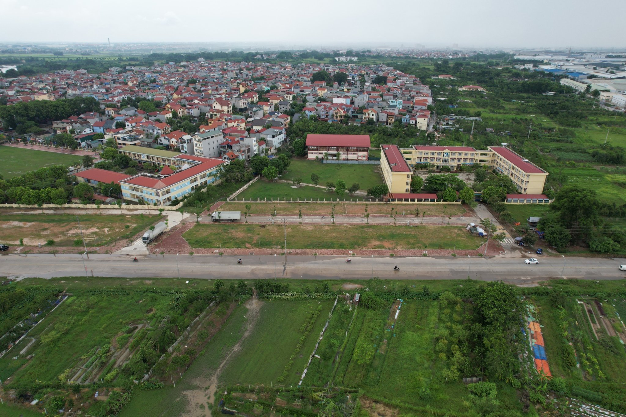 Chính chủ cần bán gấp LK-B08 Điểm X1 TDP số 2, thị trấn Chi Đông, huyện Mê Linh, Tp Hà Nội.